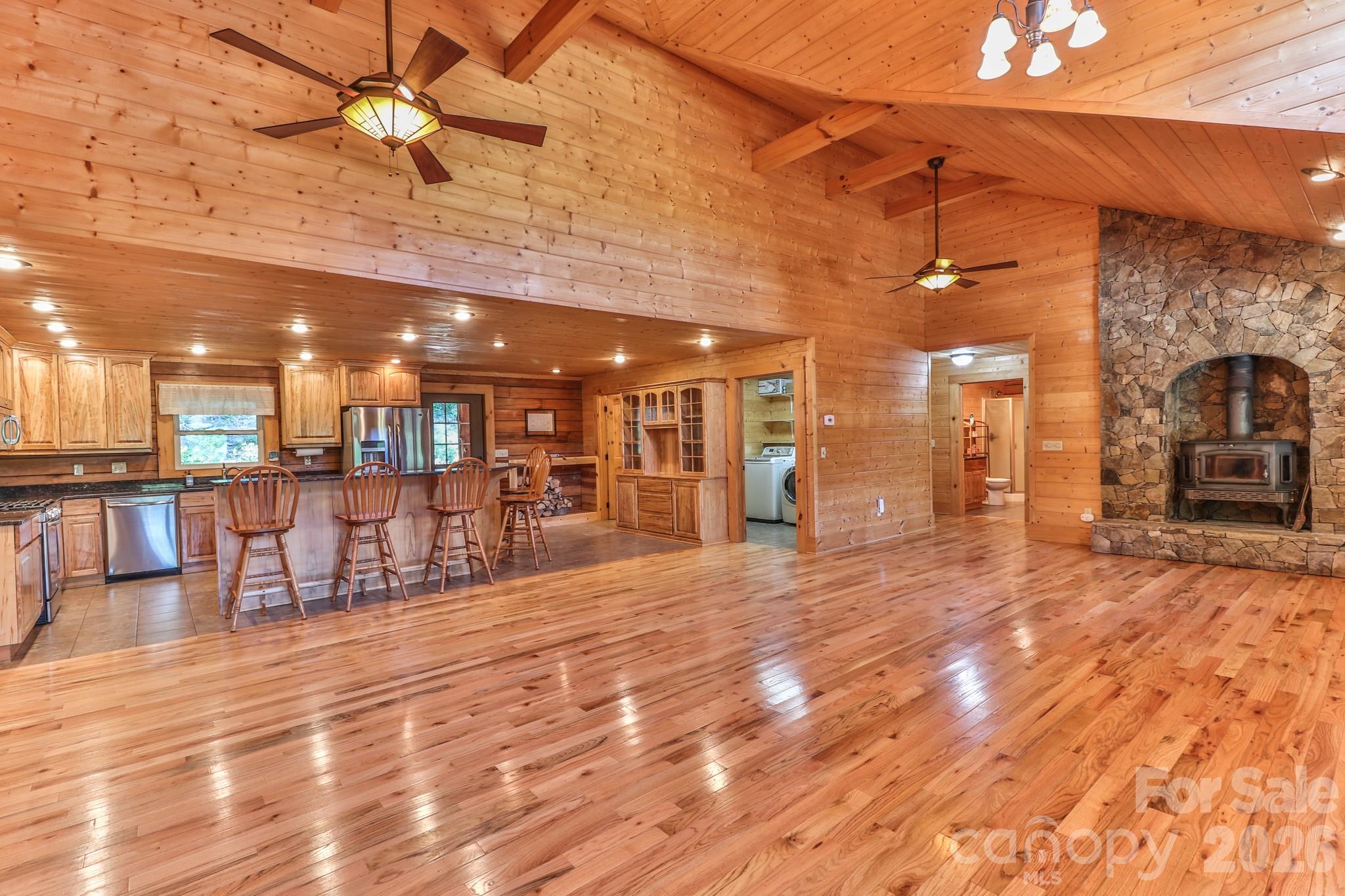 2811 Poplar Creek Road Green Mountain NC 28740