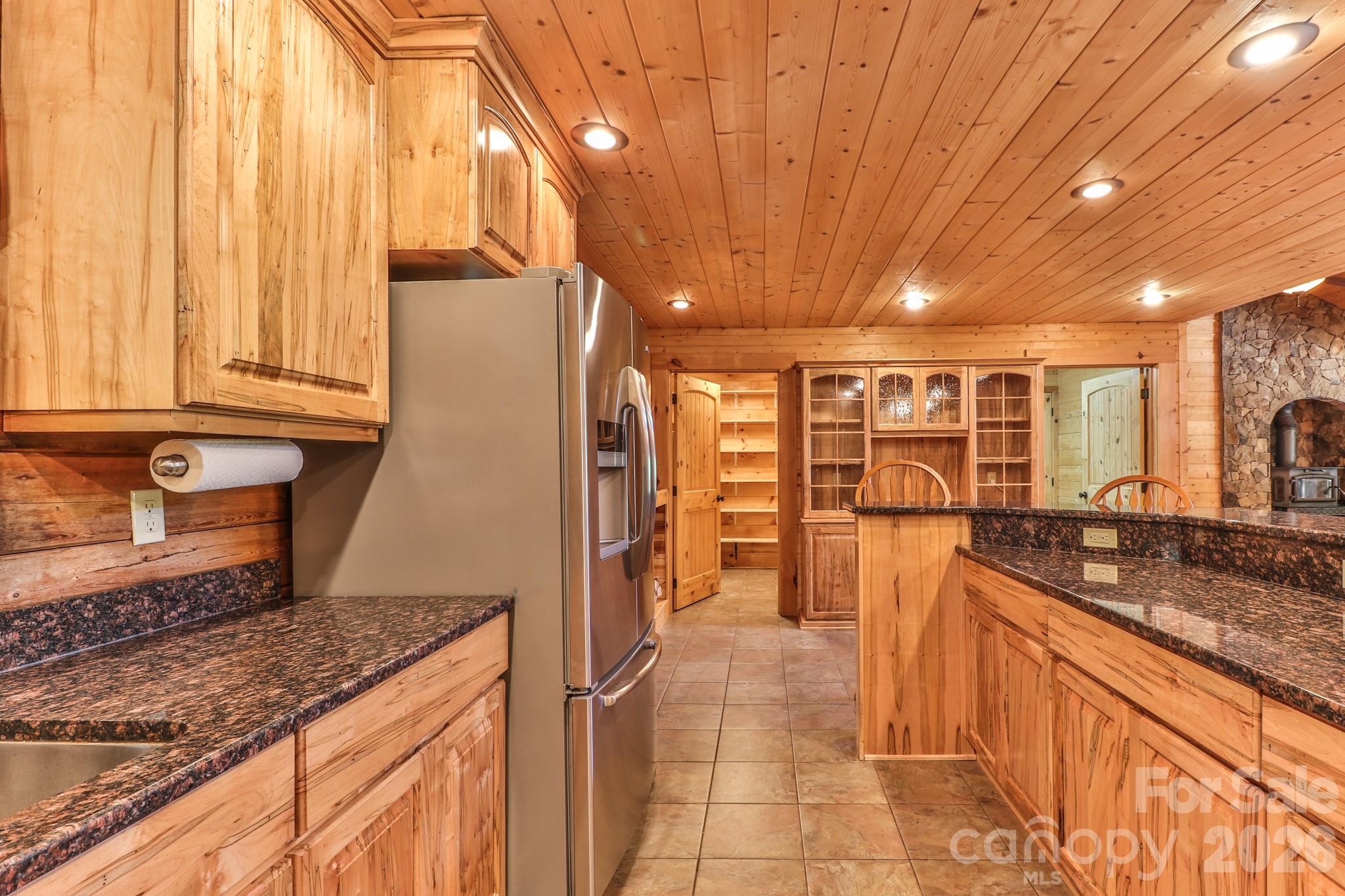 2811 Poplar Creek Road Green Mountain NC 28740