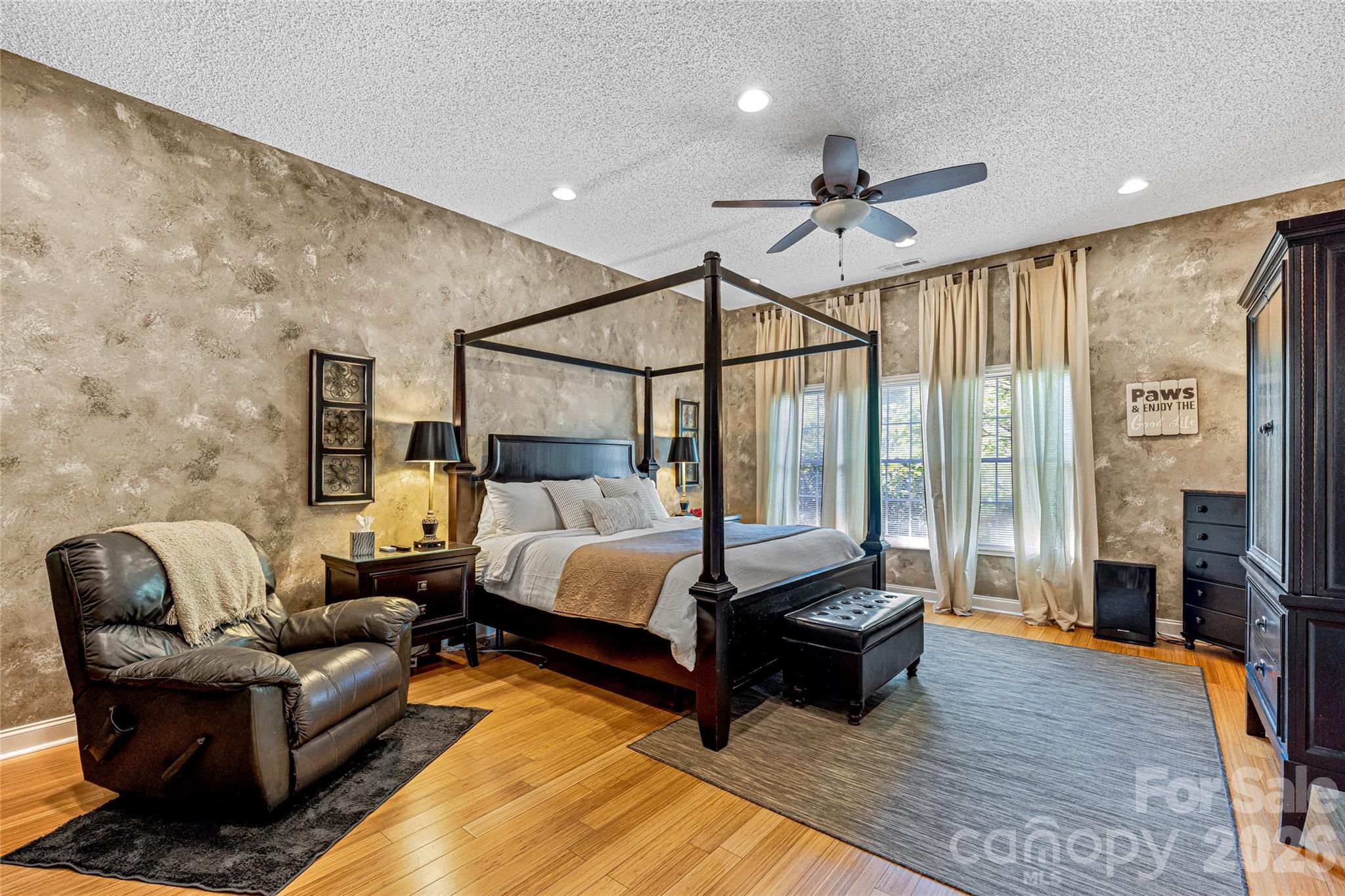 672 Blythe Street Hendersonville NC 28739