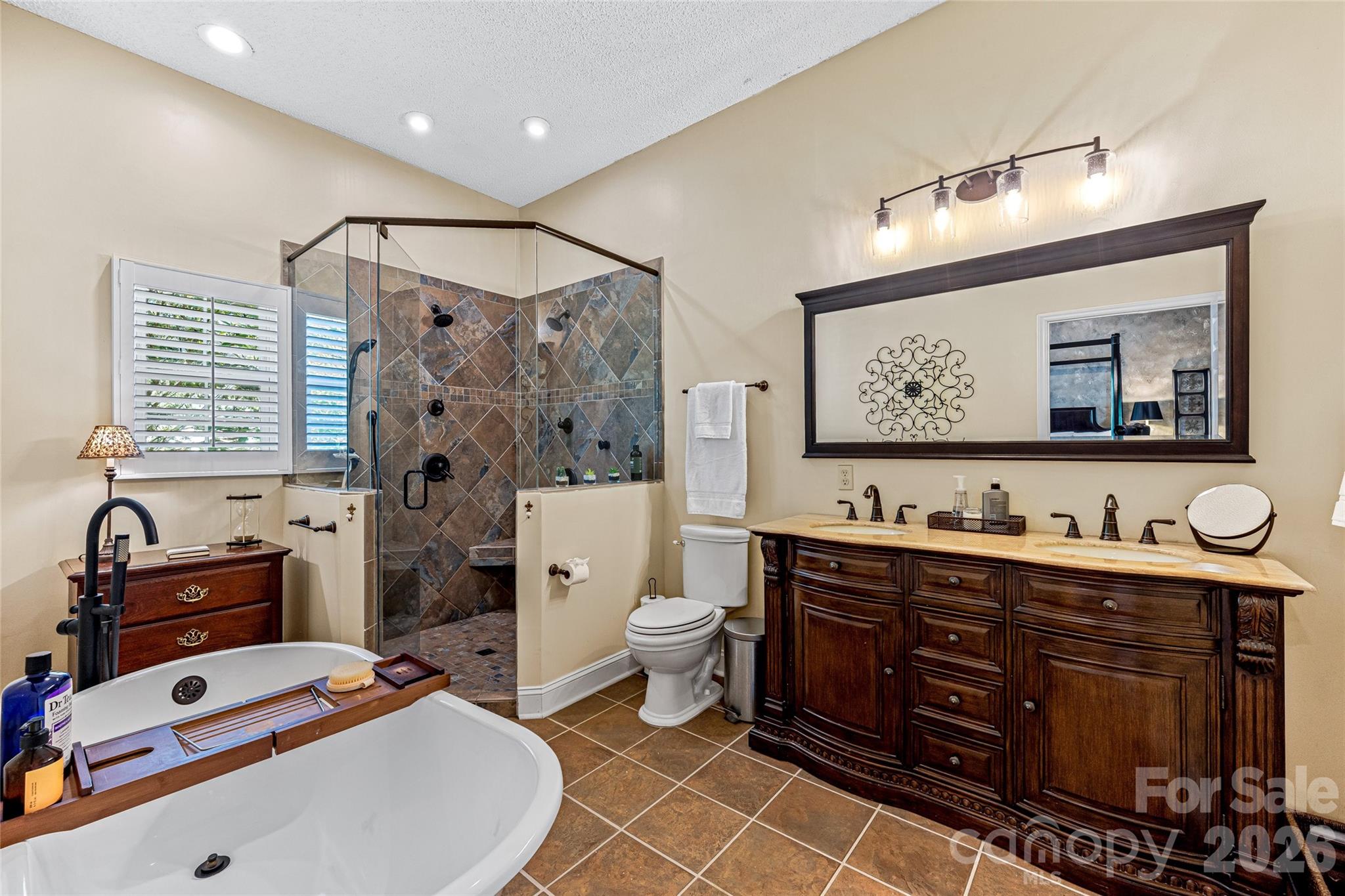 672 Blythe Street Hendersonville NC 28739