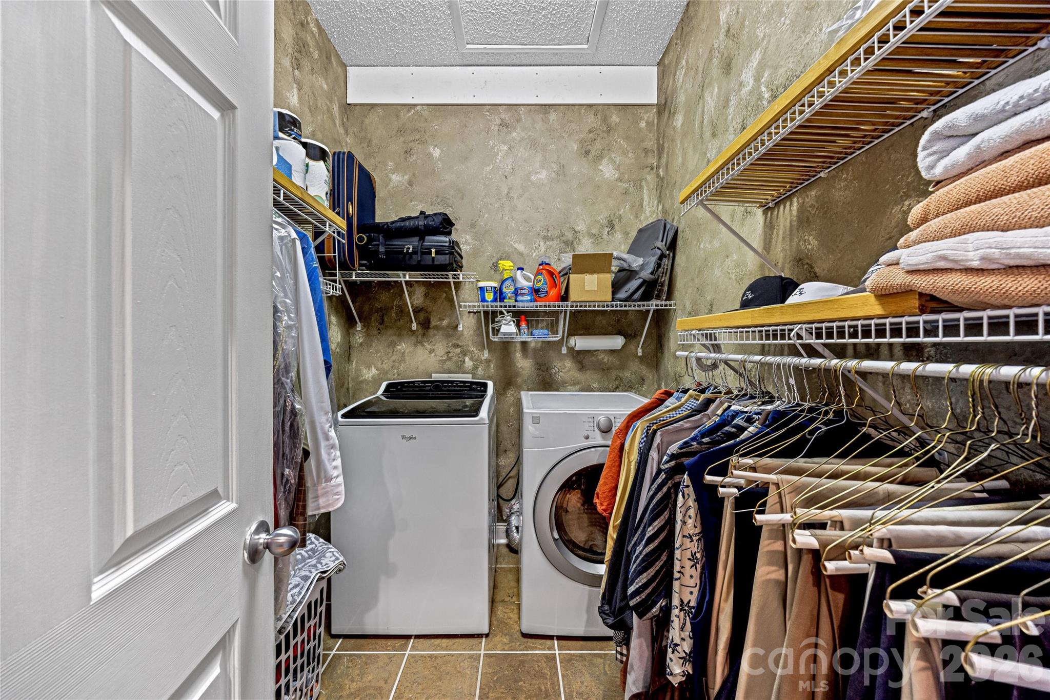 672 Blythe Street Hendersonville NC 28739