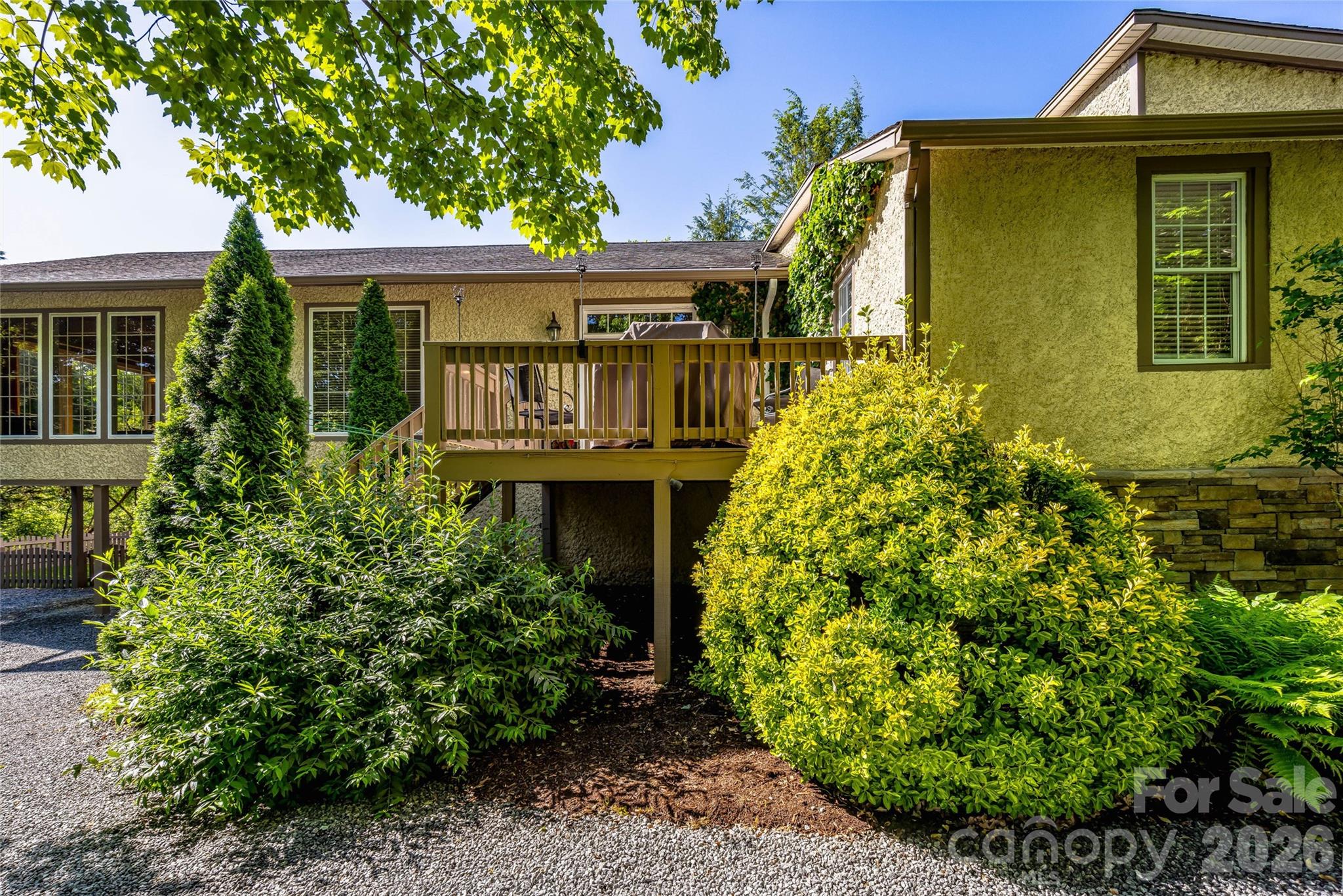672 Blythe Street Hendersonville NC 28739