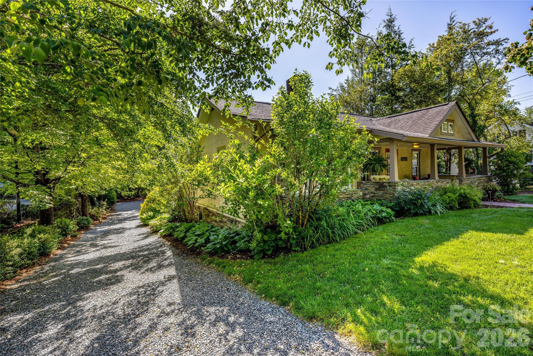 672 Blythe Street Hendersonville NC 28739