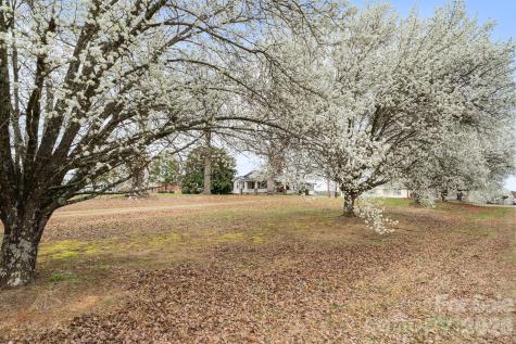 15420 Lucia Riverbend Highway Stanley NC 28164