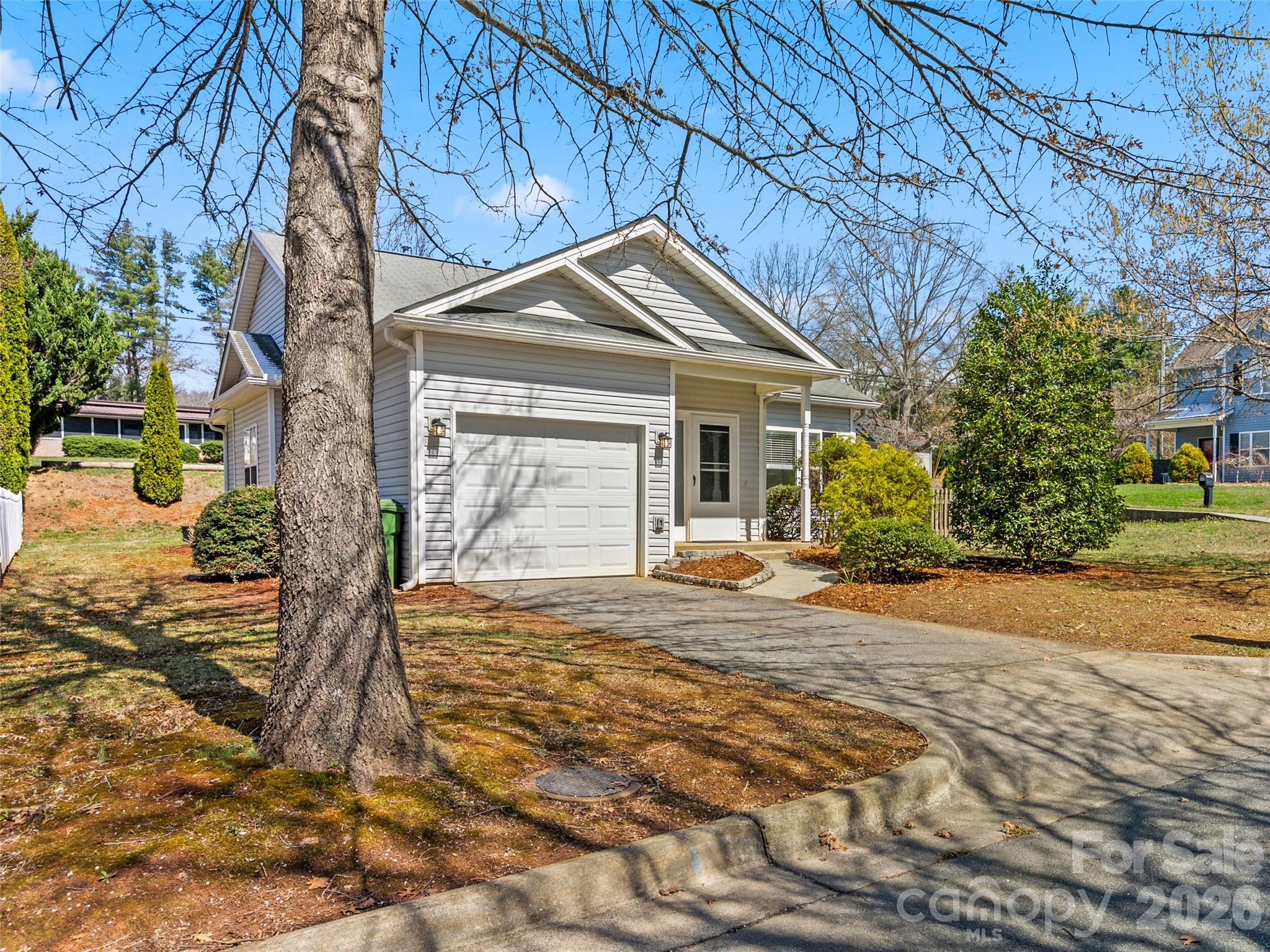 15 Scottish Circle Asheville NC 28803