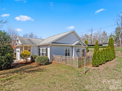 15 Scottish Circle Asheville NC 28803