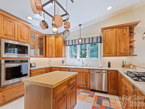 9 Golfview Drive Maggie Valley NC 28751