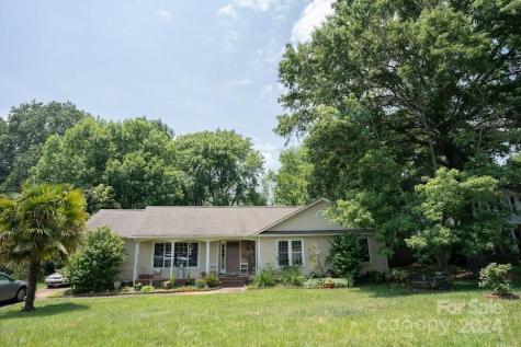 7038 Marlbrook Drive Charlotte NC 28212