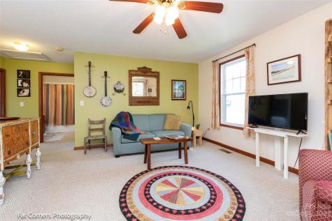 102 Warren Haynes Drive Asheville NC 28806