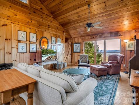 1692 Becky Mountain Road Brevard NC 28712