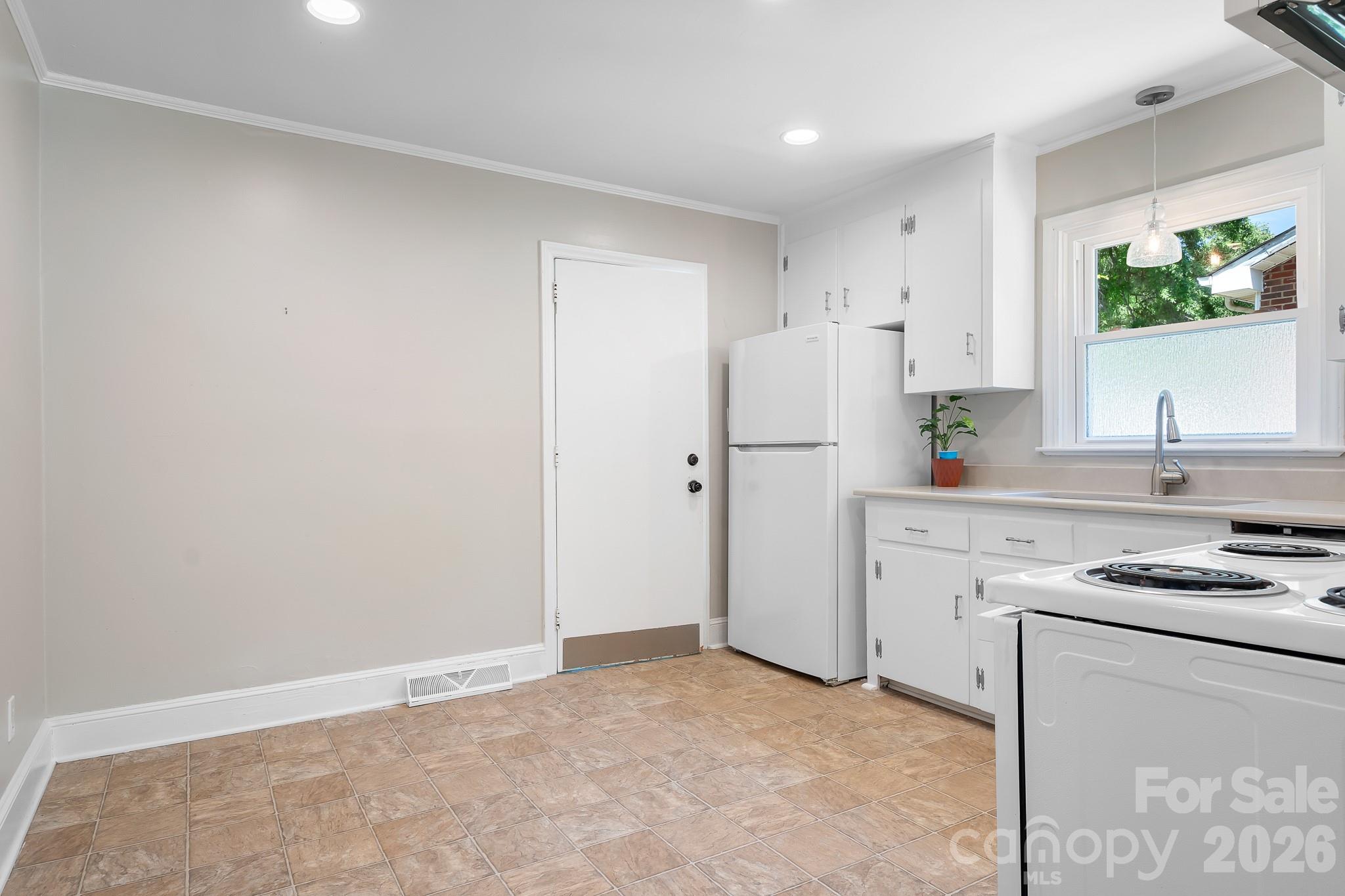3960 Bristol Drive Charlotte NC 28208