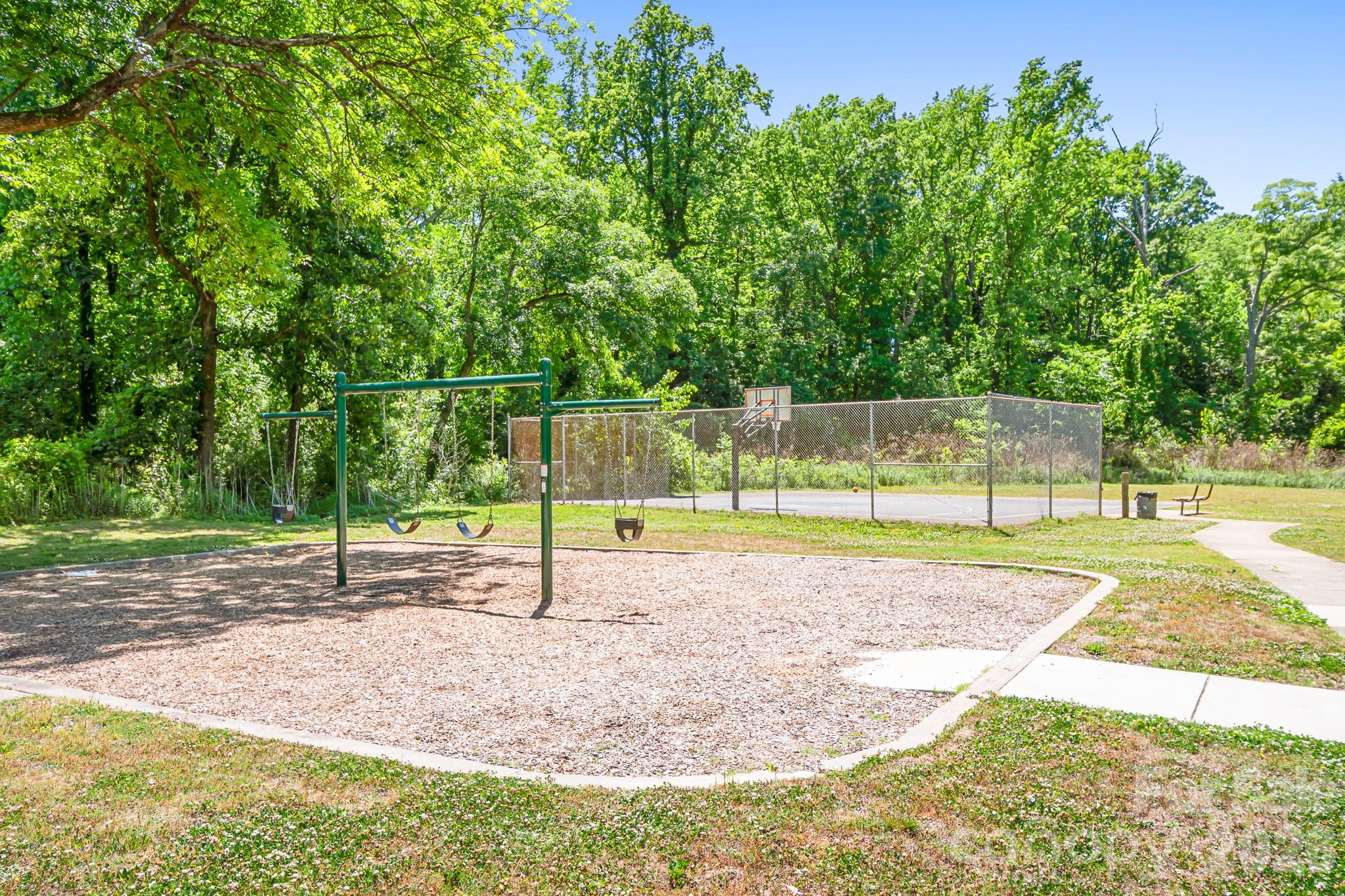 3960 Bristol Drive Charlotte NC 28208