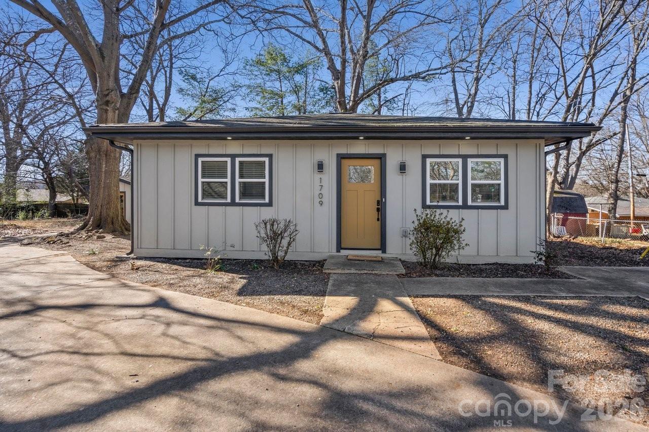 1713 Davis Park Road Gastonia NC 28052