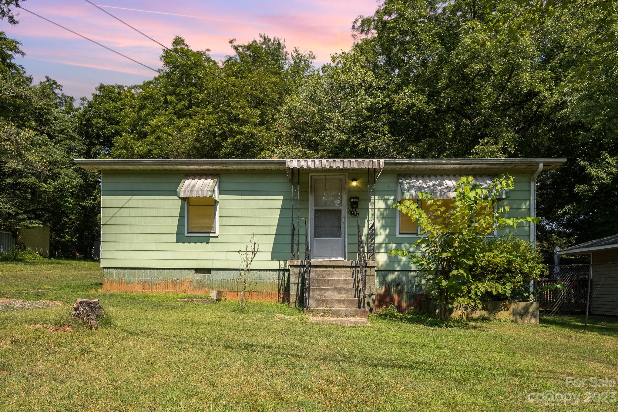 1131 Caldwell Street Statesville NC 28677