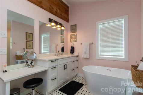 367 Nannys Lane Sylva NC 28779