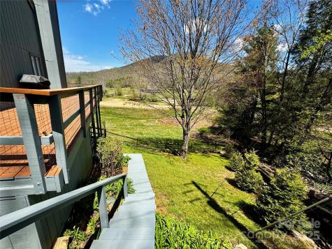 145 Townhouse Drive Burnsville NC 28714