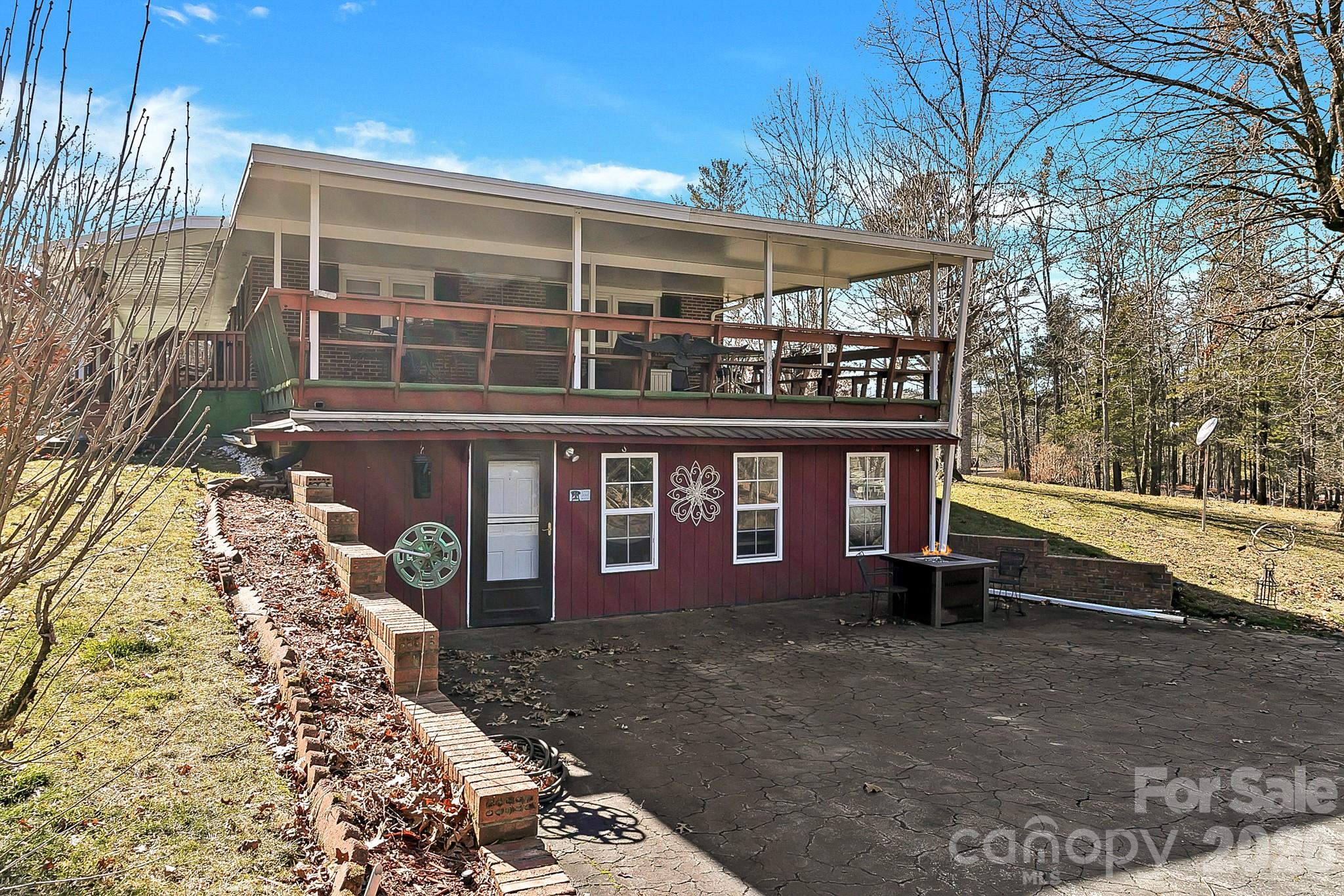44 Tuttle Road Hendersonville NC 28792