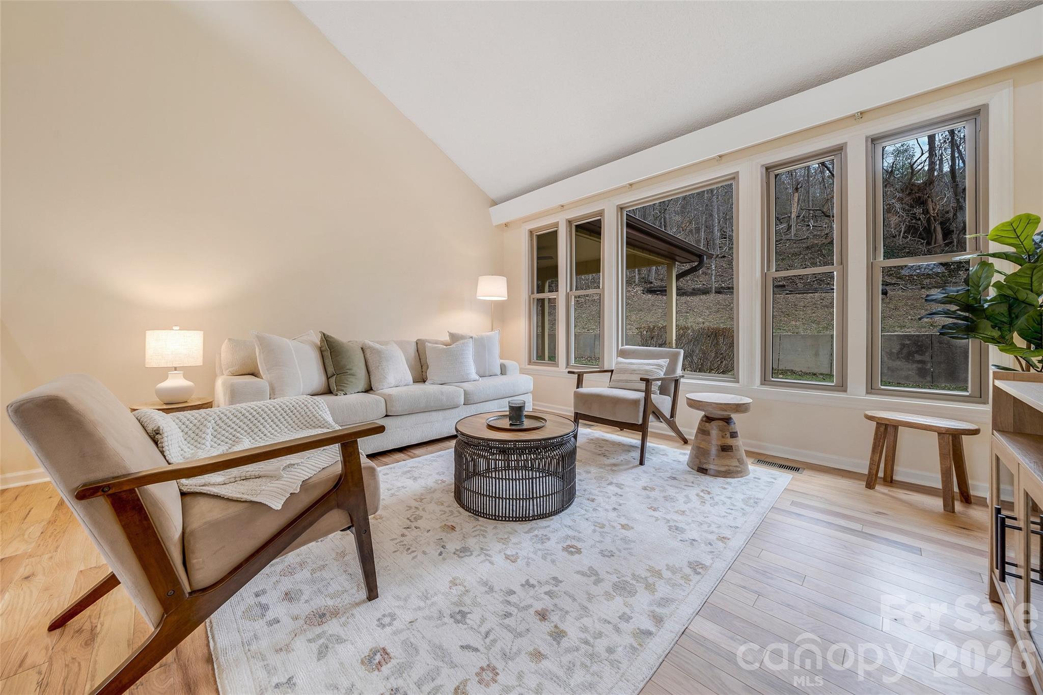 63 Pinecroft Road Asheville NC 28804