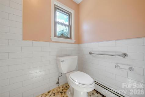 63 Pinecroft Road Asheville NC 28804