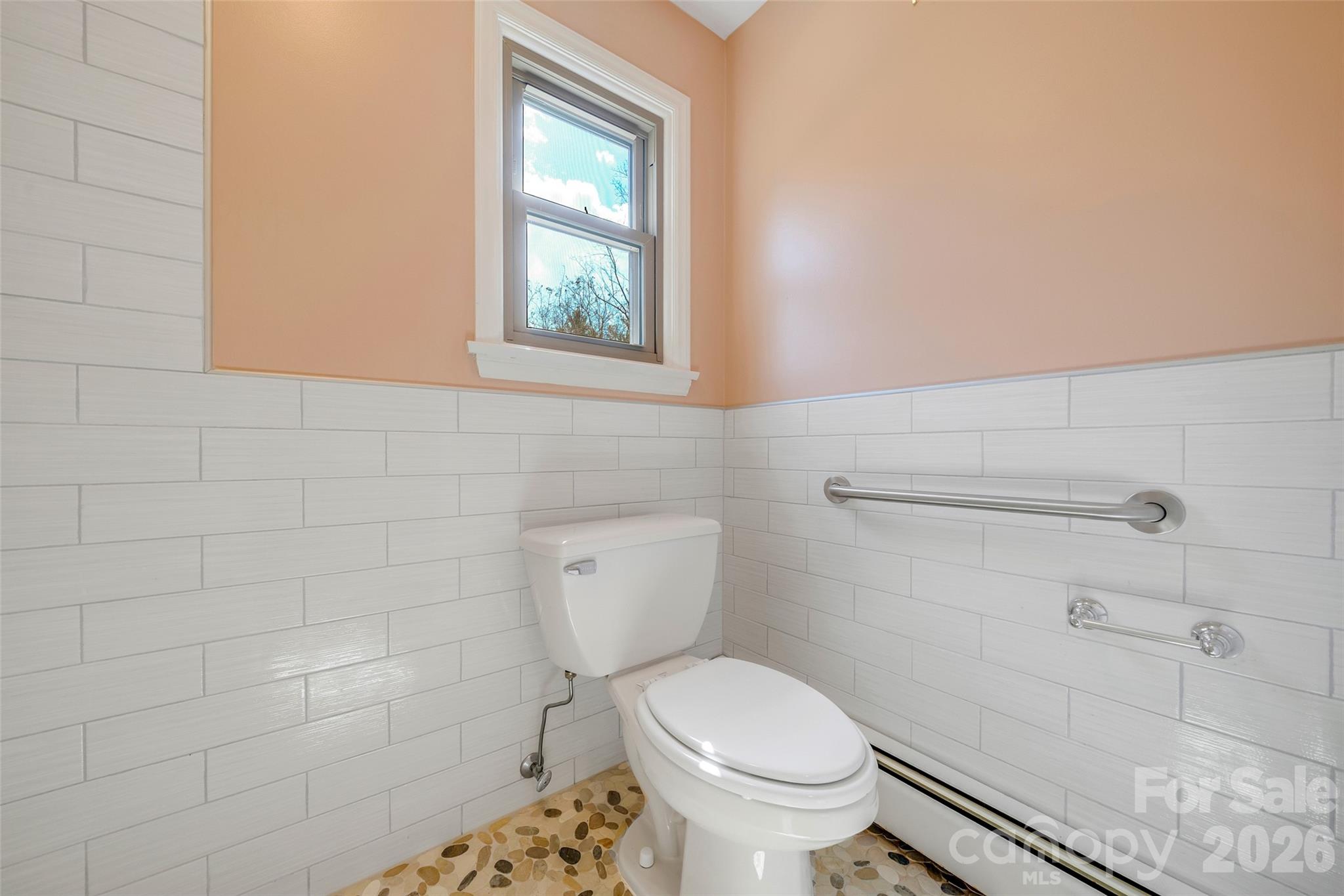 63 Pinecroft Road Asheville NC 28804
