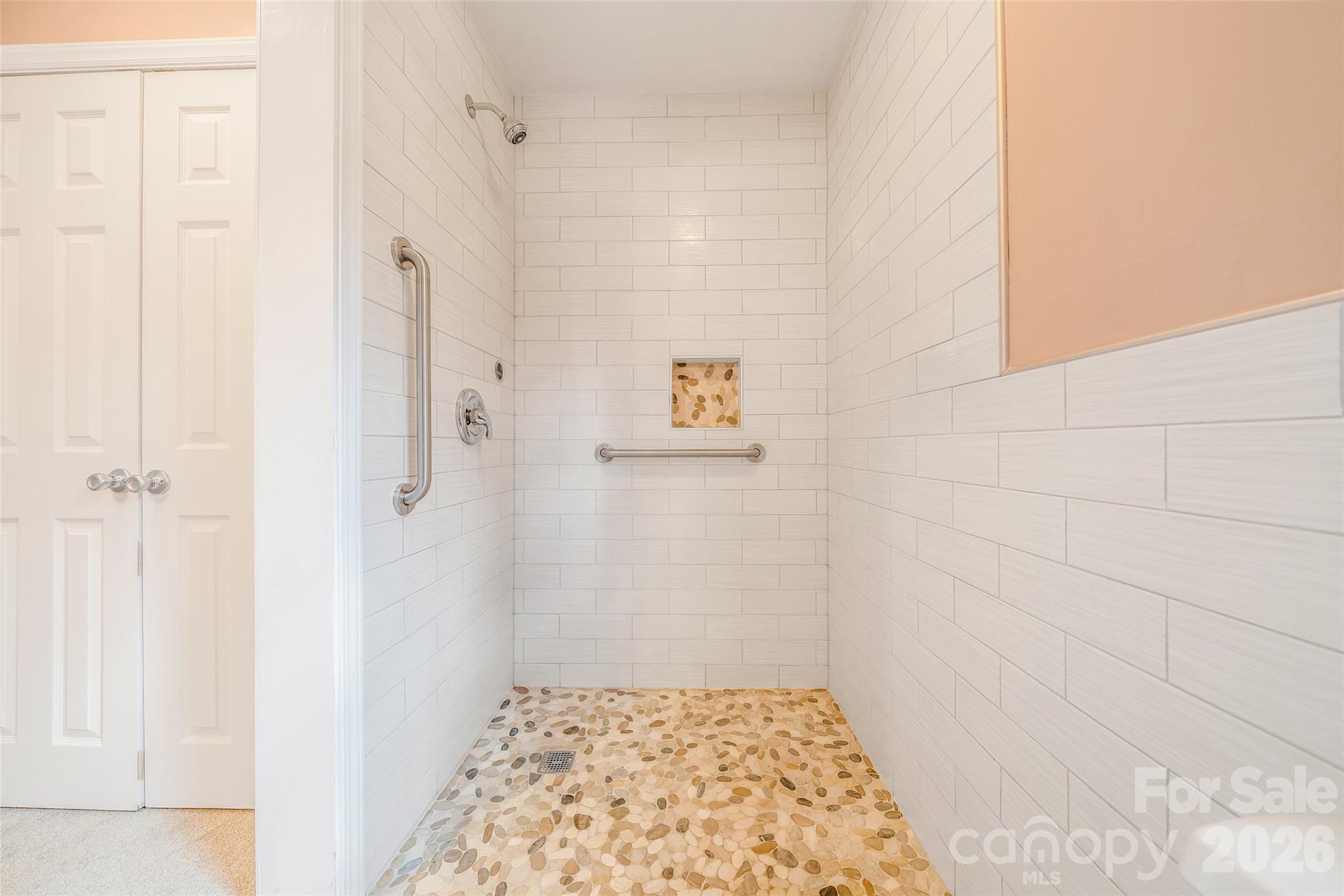 63 Pinecroft Road Asheville NC 28804