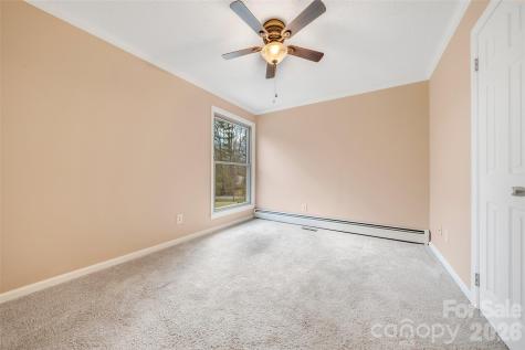 63 Pinecroft Road Asheville NC 28804