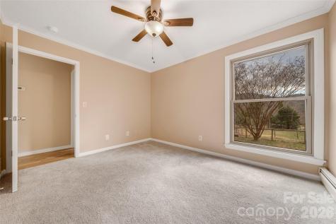63 Pinecroft Road Asheville NC 28804