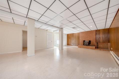 63 Pinecroft Road Asheville NC 28804