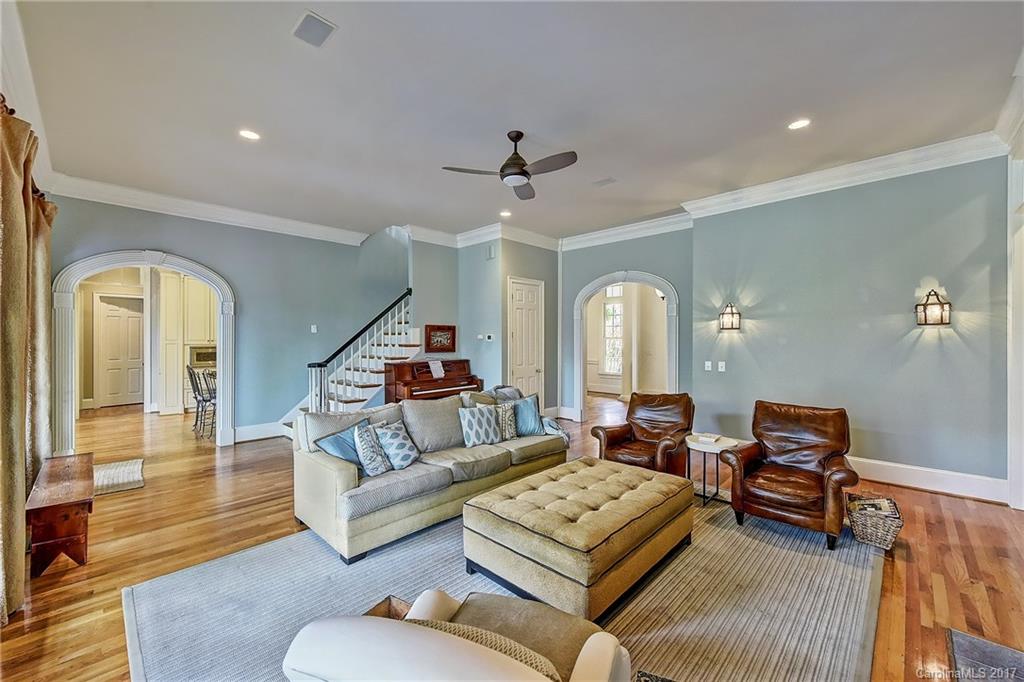 2844 Forest Drive Charlotte NC 28211