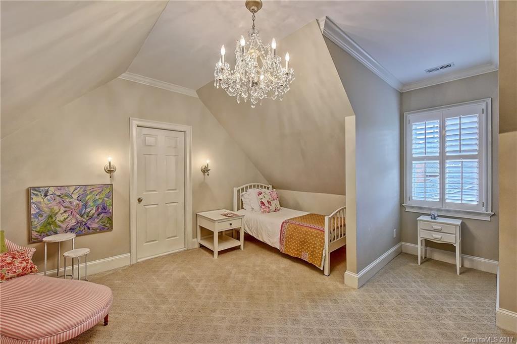 2844 Forest Drive Charlotte NC 28211