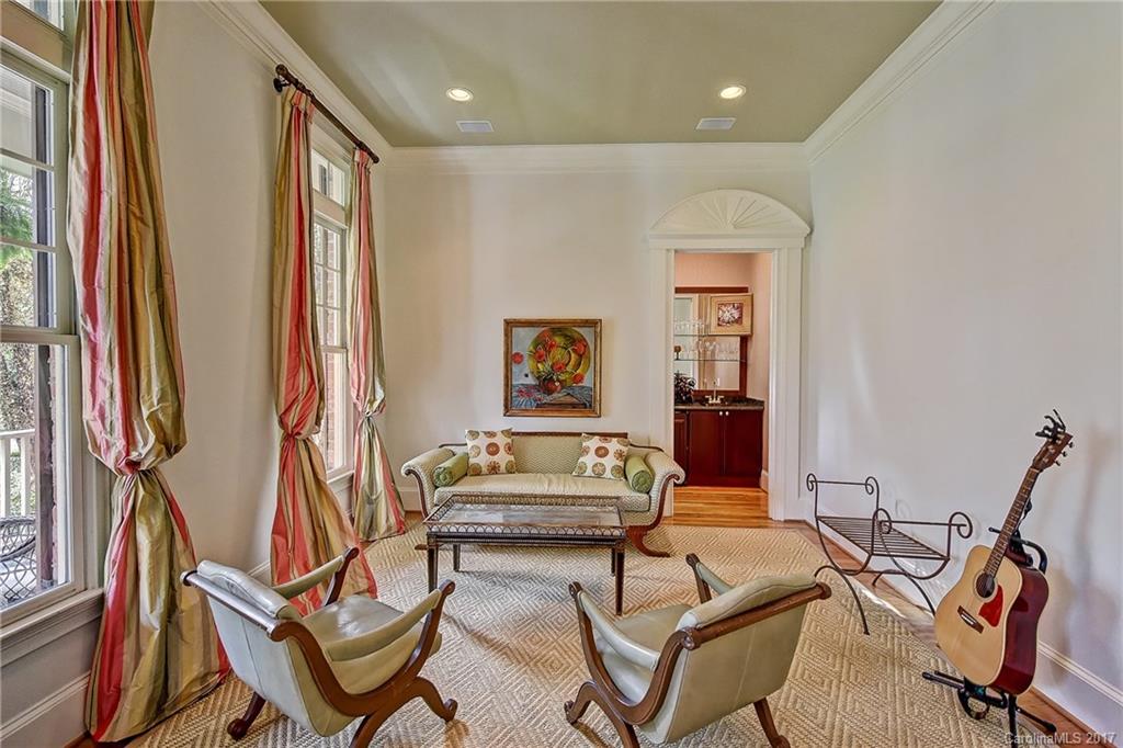 2844 Forest Drive Charlotte NC 28211