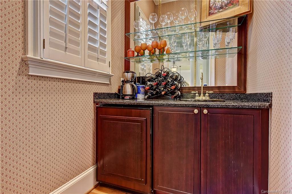 2844 Forest Drive Charlotte NC 28211