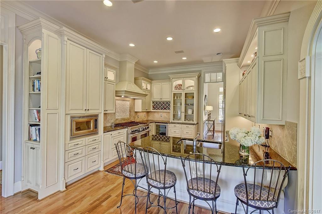 2844 Forest Drive Charlotte NC 28211