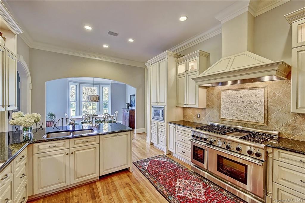 2844 Forest Drive Charlotte NC 28211