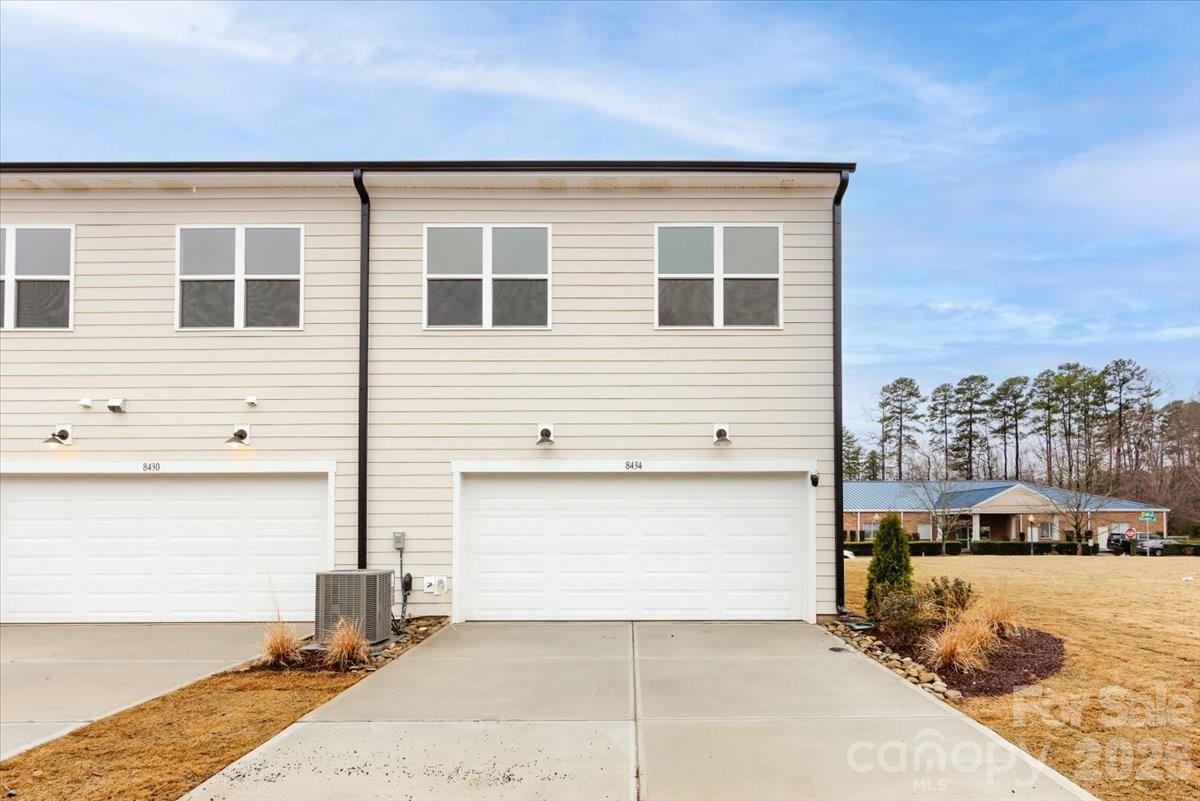 8434 Discovery Lane Charlotte NC 28216