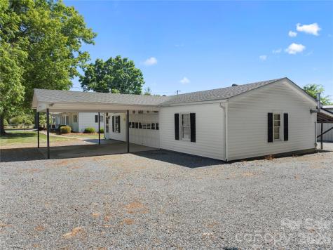 1687 Sexton Road Denton NC 27239