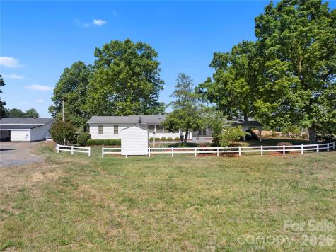 1687 Sexton Road Denton NC 27239