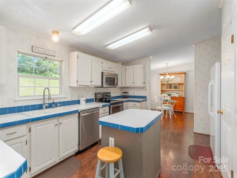 9 Redmond Drive Alexander NC 28701