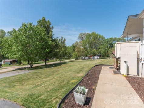 9 Redmond Drive Alexander NC 28701