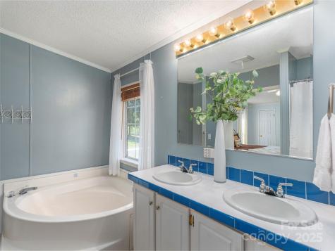 9 Redmond Drive Alexander NC 28701