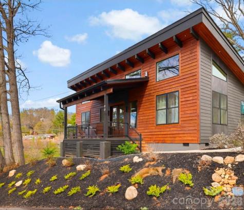 90 Summitt Street Waynesville NC 28786
