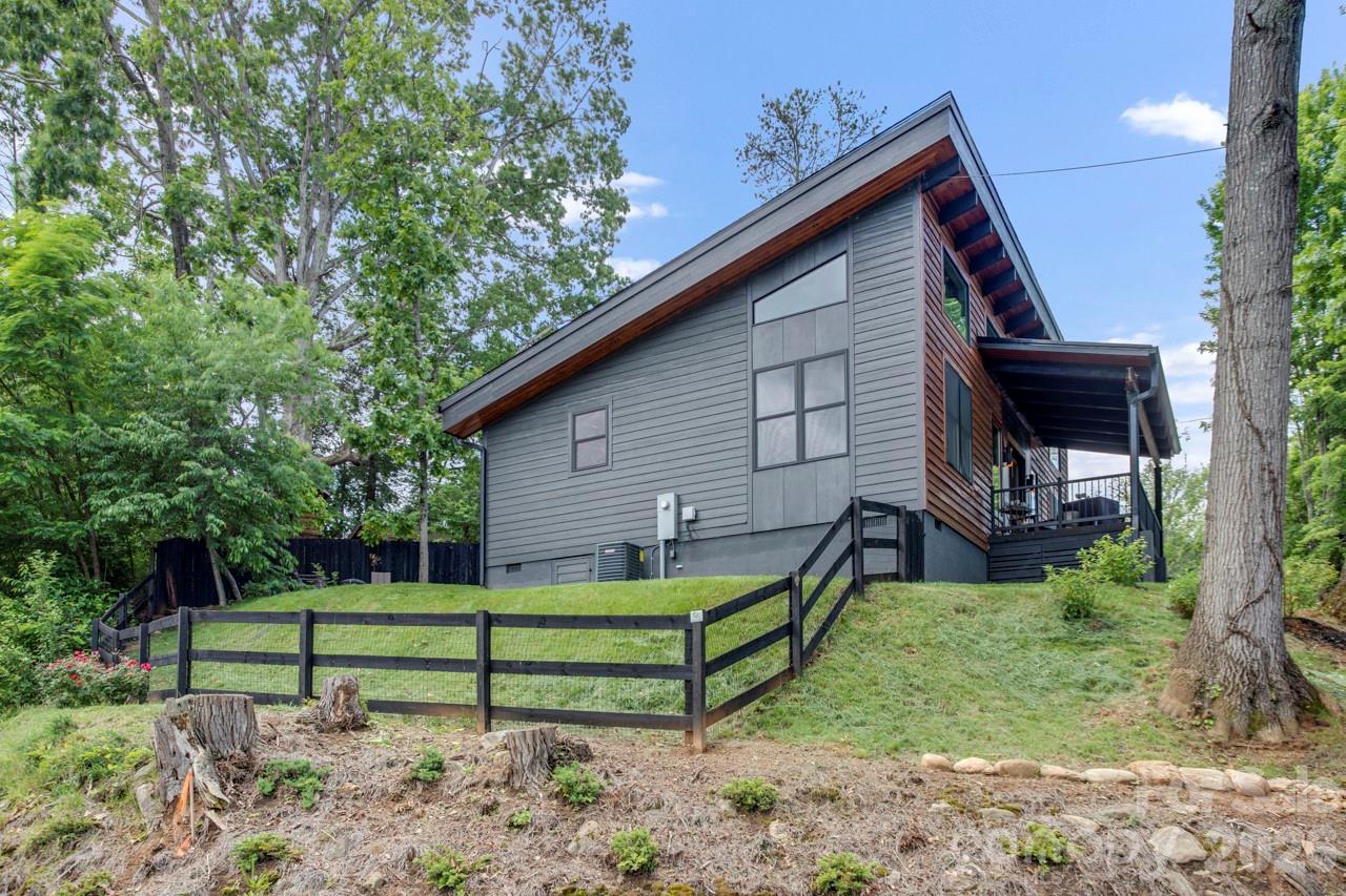90 Summitt Street Waynesville NC 28786