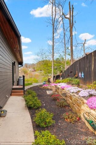 90 Summitt Street Waynesville NC 28786