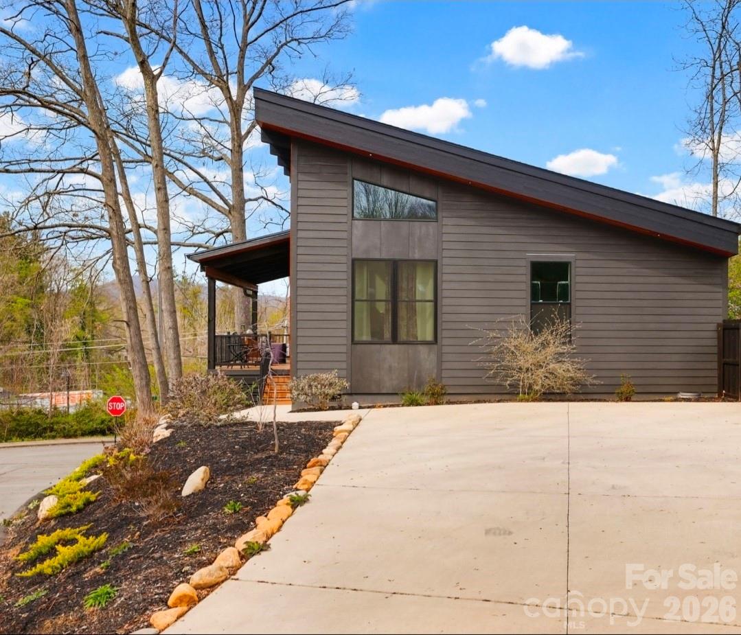 90 Summitt Street Waynesville NC 28786