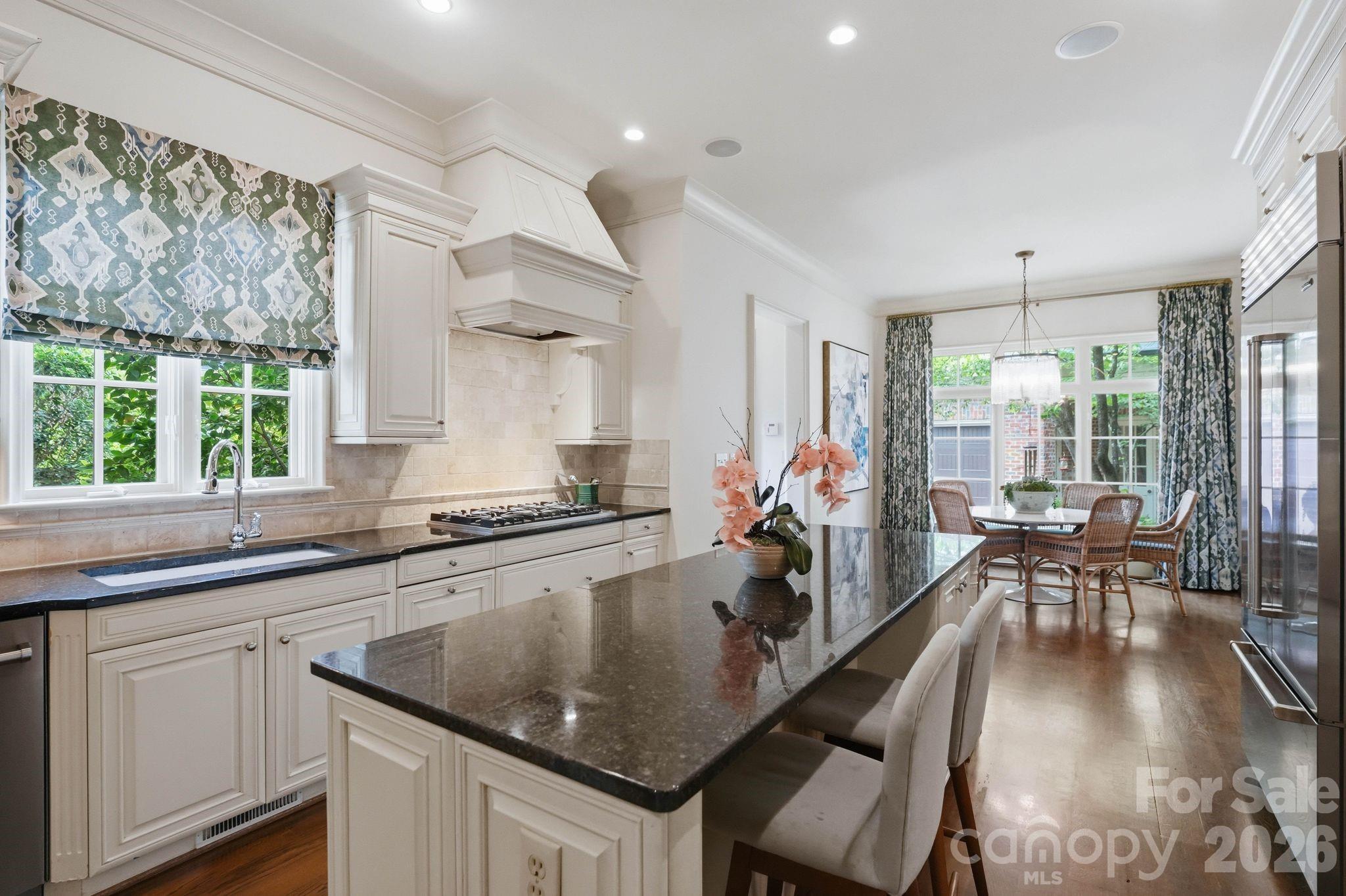 2012 Harris Road Charlotte NC 28211