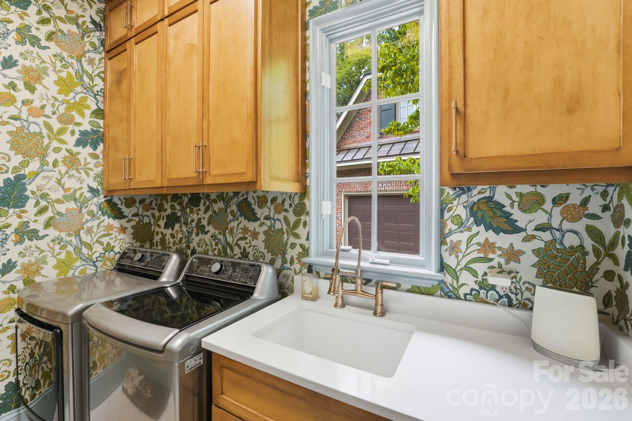 2012 Harris Road Charlotte NC 28211