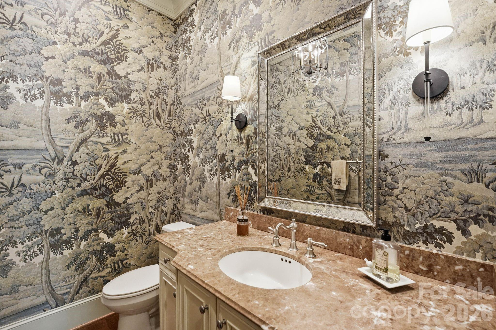 2012 Harris Road Charlotte NC 28211