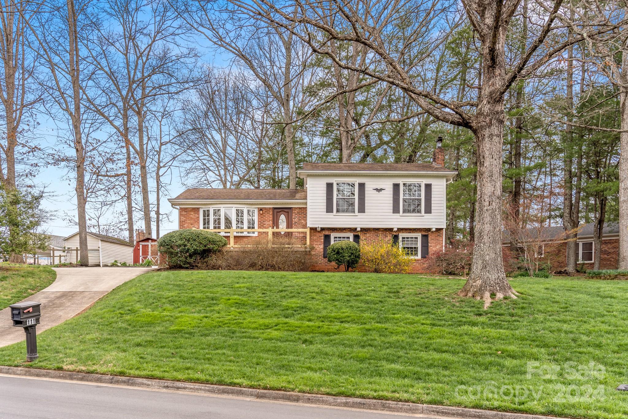 111 Idlewood Drive Asheville NC 28806