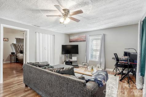 409 W Norment Avenue Gastonia NC 28052