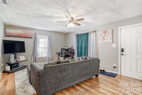 409 W Norment Avenue Gastonia NC 28052